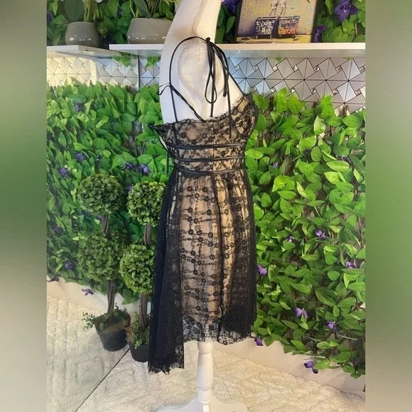 Steve Madden Black Lace Hi-Low Midi Dress with Nude Lining XS NWT Retail $129 - Picture 5 of 16